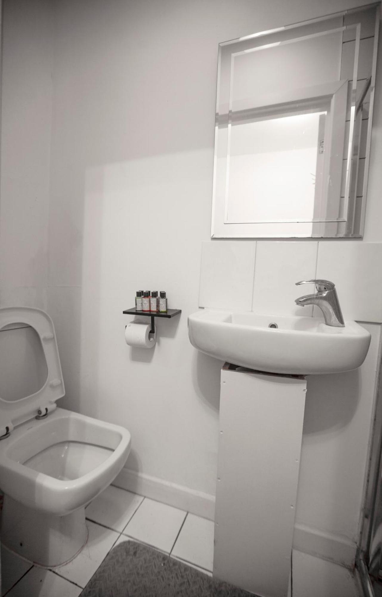 The Finsbury Guesthouse لندن الغرفة الصورة